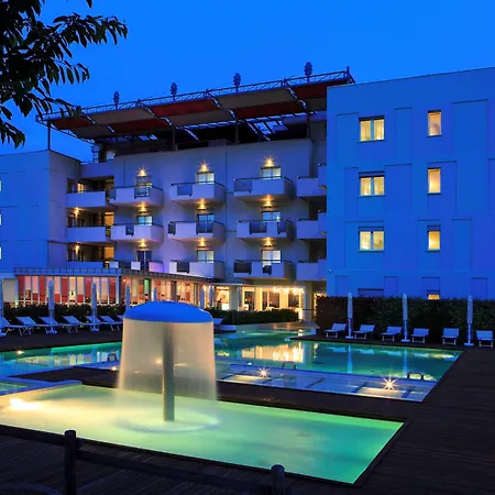Domino Suite Hotel & Residence-2